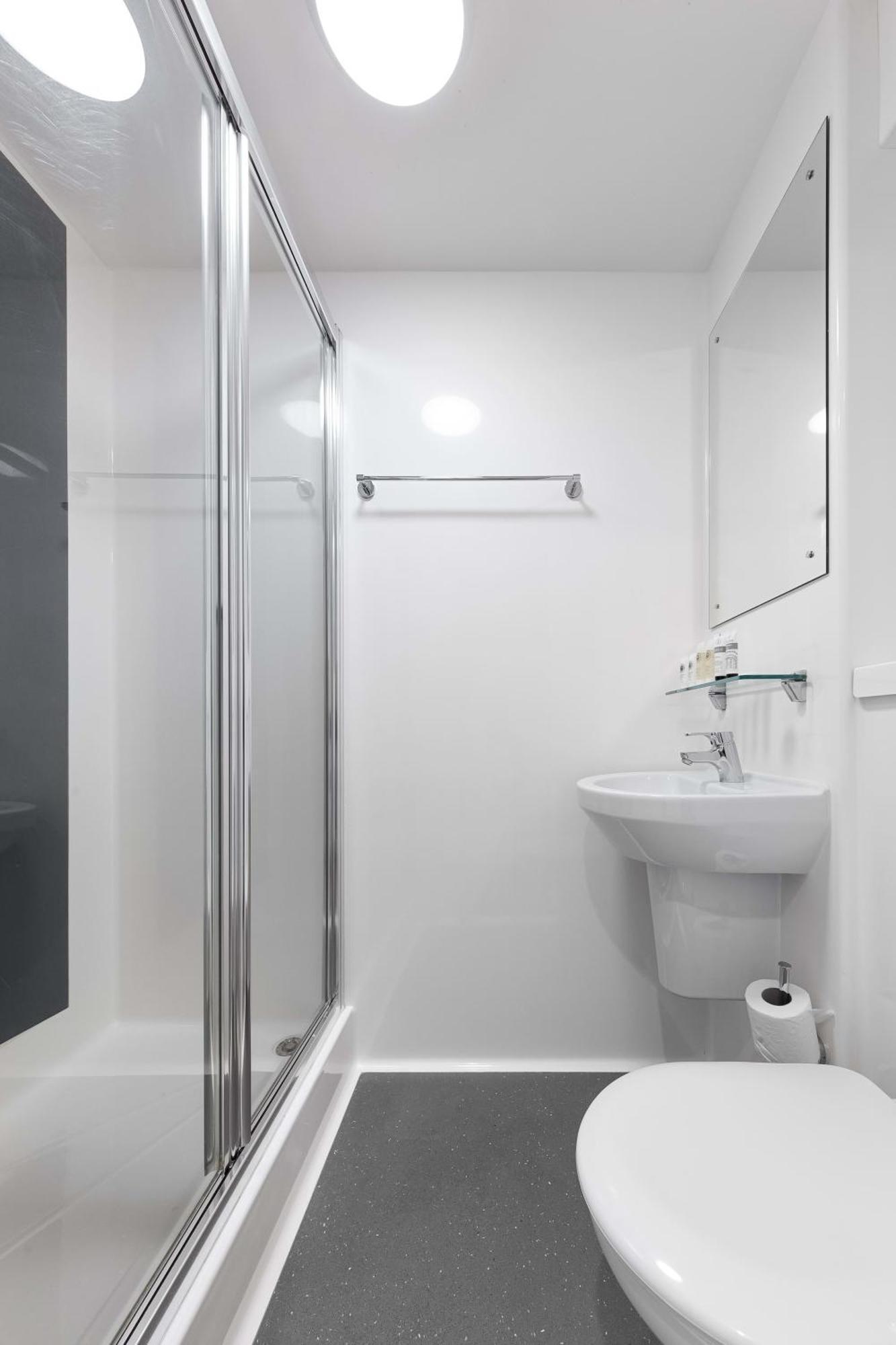 Appartamento Spacious Double Bed In Lewisham Well Connected Londra